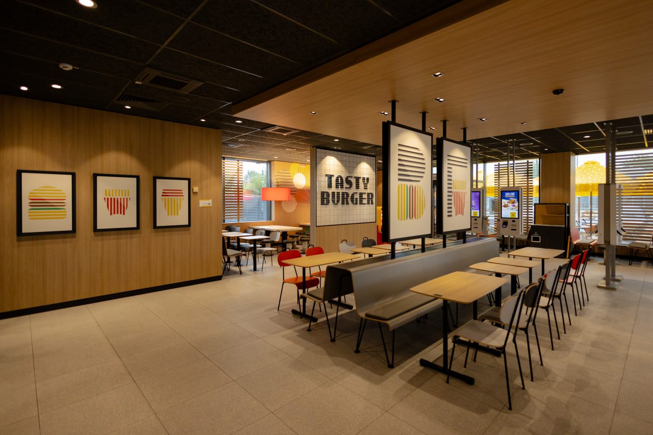 Інтер'єр нового McDonald’s в Умані.